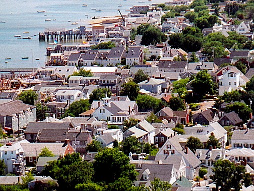 cc Provincetown from the Pilgrim Memorial.jpg (128005 bytes)